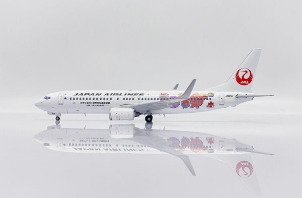 1 200 Japan Airlines B737-800 JA-329J  Jomon  Online now