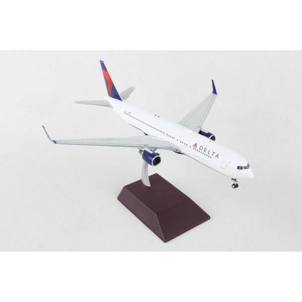 1 200 Delta Air Lines B767300ER(W) N1201P Discount