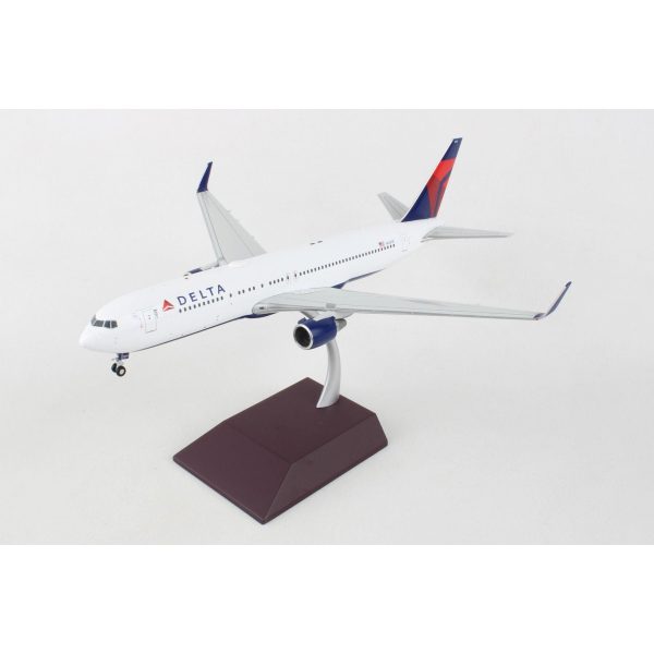 1 200 Delta Air Lines B767300ER(W) N1201P Discount