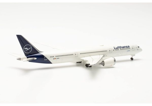 1 500 Lufthansa Boeing 787-9 Dreamliner on Sale