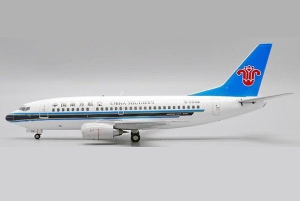 1 200 China Southern B737-500 B-2549 Supply