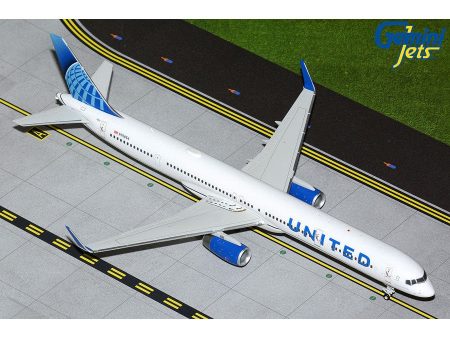 1 200 United Airlines B757-300W For Cheap